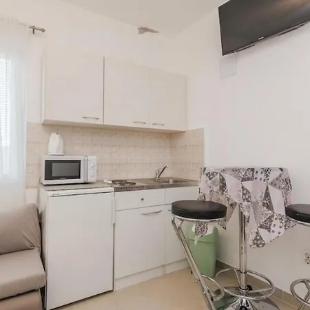 Ferienwohnung Fur 3 Personen Ca 25 Qm In Privlaka, Dalmatien Norddalmatien - B53831