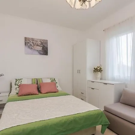 Ferienwohnung Fur 3 Personen Ca 25 Qm In Privlaka, Dalmatien Norddalmatien - B53831 *